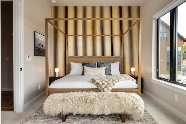 Master king bedroom