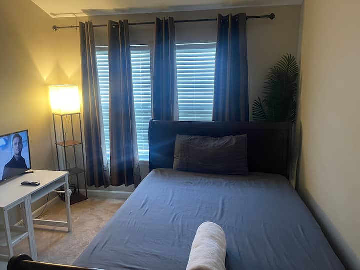 Cool & Cozy Private Room - Owings Mills, MD