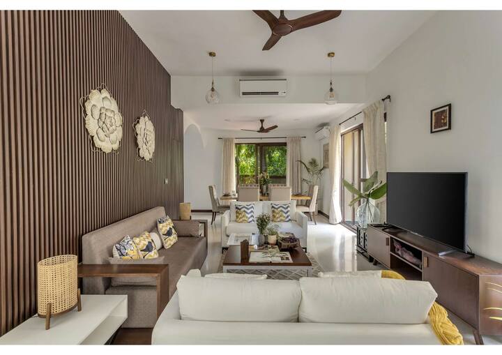 Living room image 7