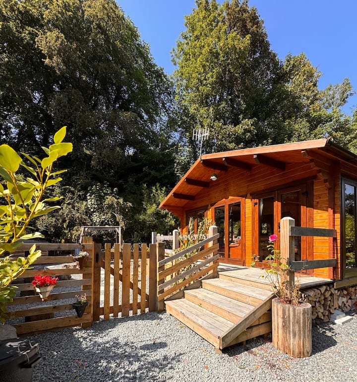 Cosy, Romantic, Relaxing, Dog Friendly Log Cabin - Anglesey