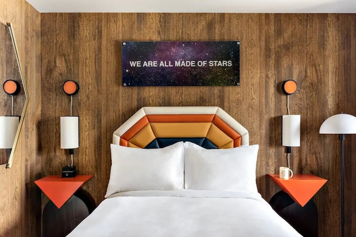 Fun Retro Stay Near Lowell Observatory - 4.1 Miles - Flagstaff, AZ