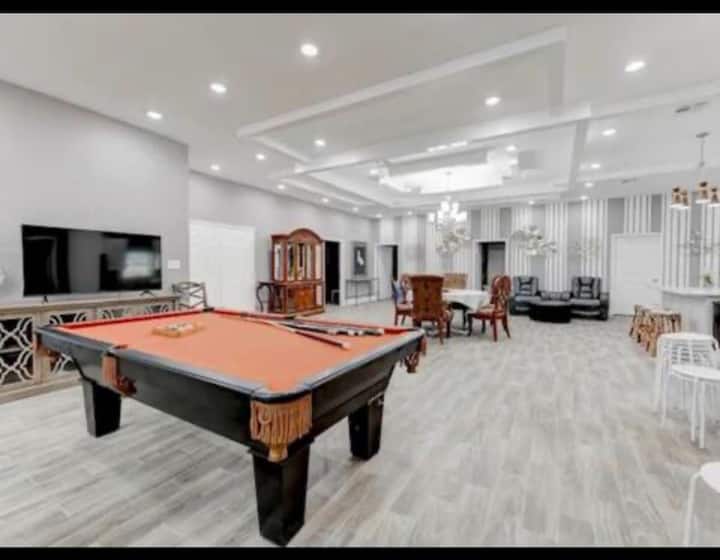 The Gr8 Eight! Luxury Home With Pool Table - Harker Heights, TX