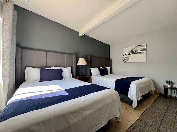 Habitación Con Dos Camas P/ 4 En Hotel Casa Petri - Ensenada