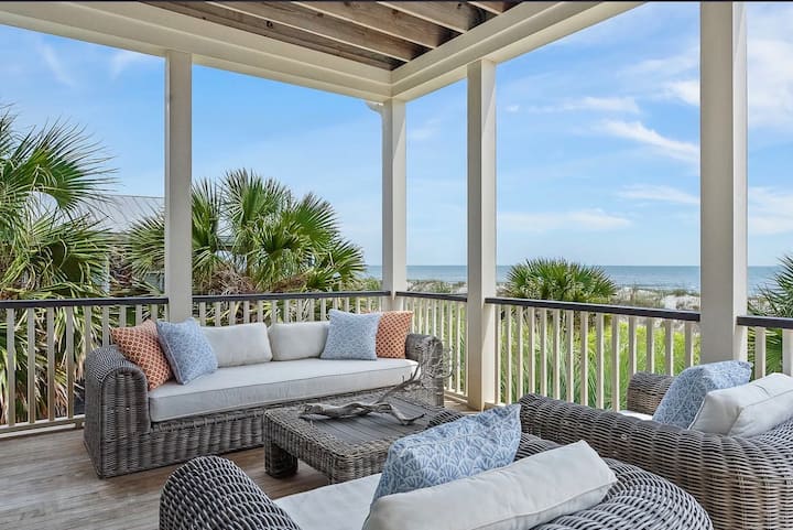 Spacious Coastal Retreat Seconds From The Beach - Kiawah Island, SC