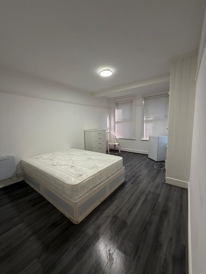 1 Bedroom Flat On The Ground Floor - Burnham-on-Crouch