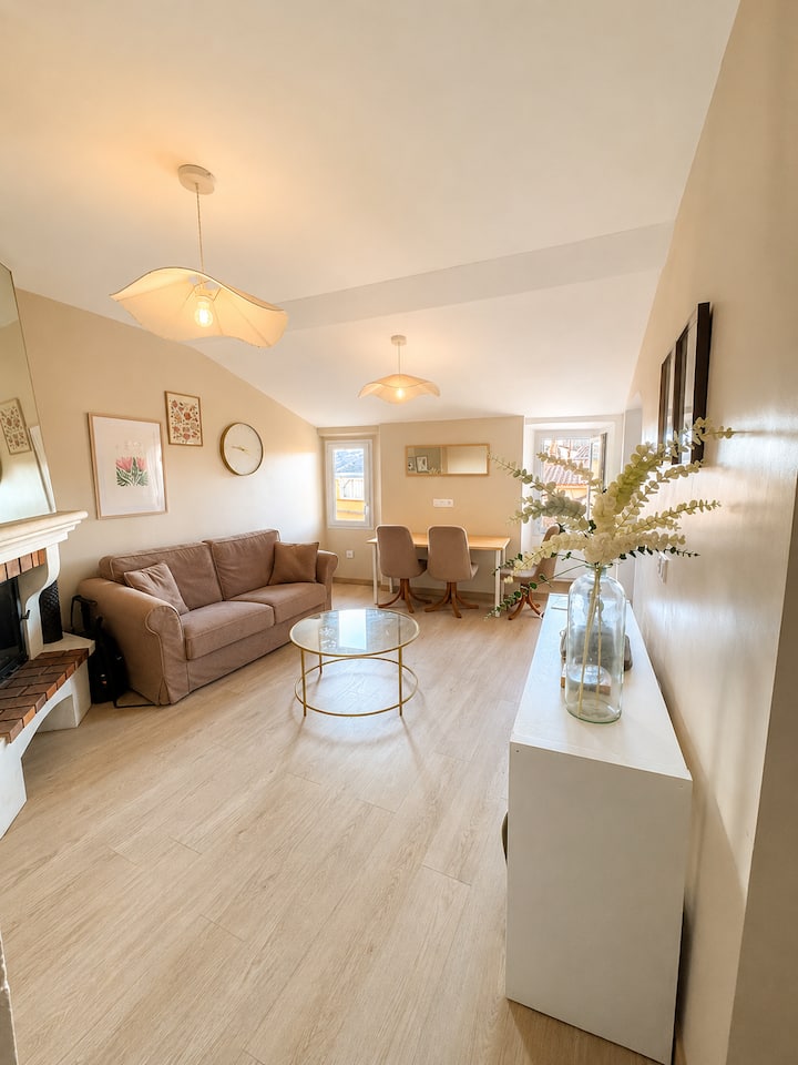 Appartement De Charme En Plein Centre - Carqueiranne