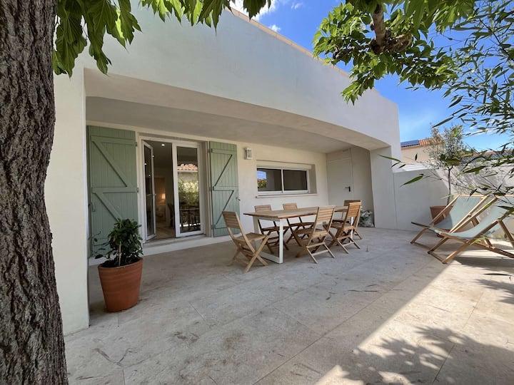 Superbe Appartement Climatisé, Rdc De Maison, Wifi - Vias