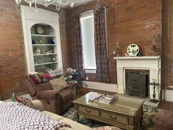 Catherine’s Palace
Bed And Breakfast - Vicksburg, MS