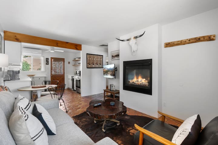Santa Fe 527 | Private Patio | Full Kitchen | Bbq - Santa Fe, NM