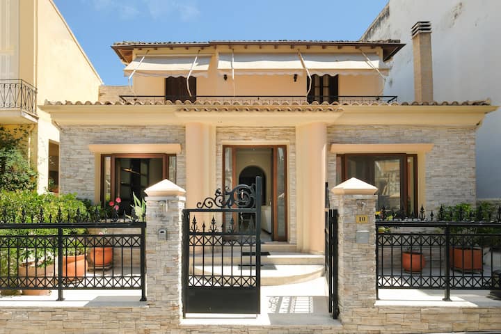 Villa Foni Luxury House With Jacuzzi In Garitsa - Corfù