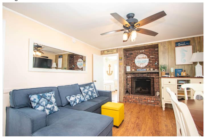 One Bedroom Cottage On The Block Island Sound! - Montauk, NY