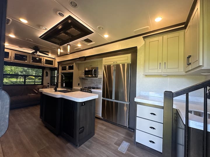 Camper On Private Land - Peaceful Getaway! - Foley, AL