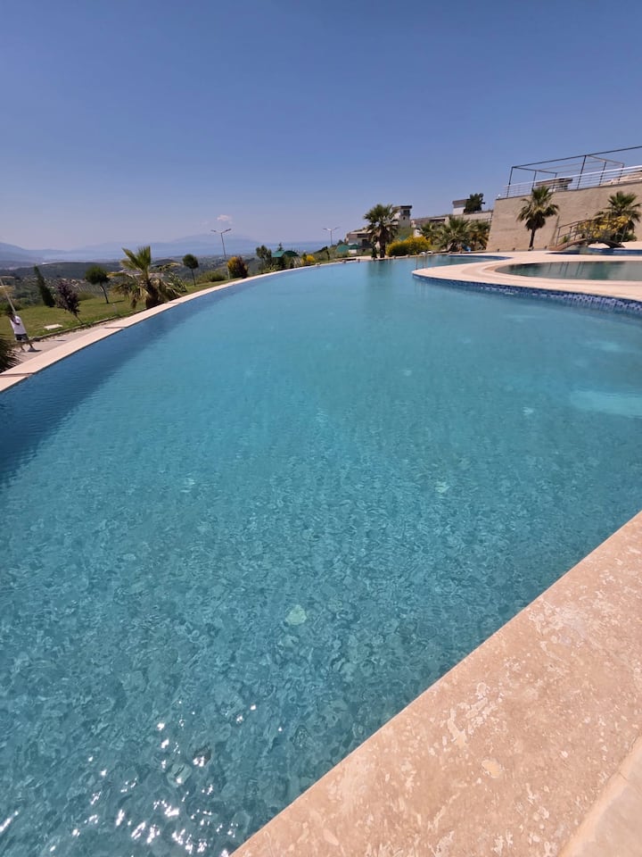 Havuz Ve Deniz  Manzaralı Modern 1+1 - Davutlar