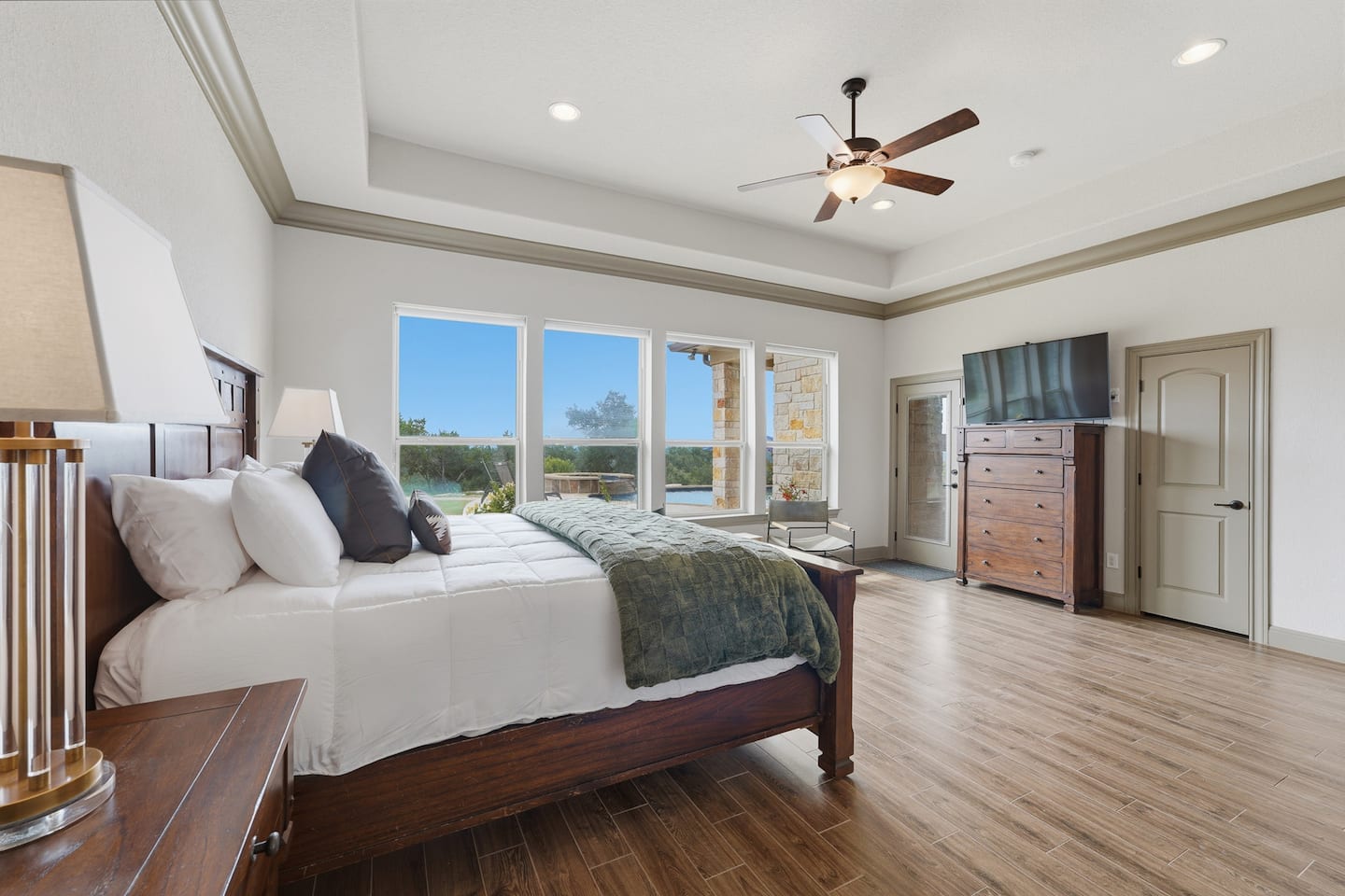 A restful Pebble Farms bedroom