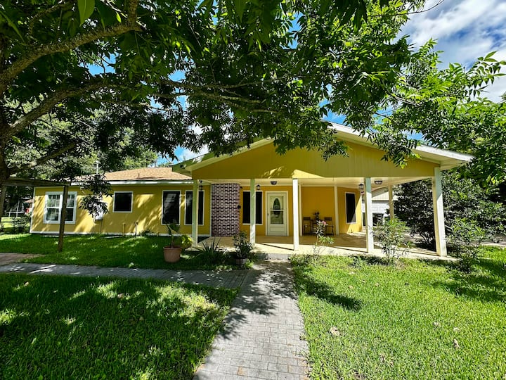 2br Home Near Galveston • King Bed • Wi-fi - League City, TX