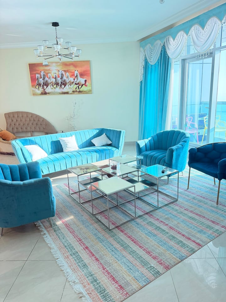 Elegant Beachfront Stay With Full Sea View - Sharjah