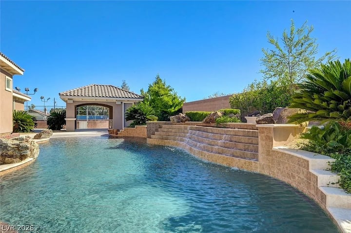 9br | 5ba Exquisite Villa - Pool, Spa, Pickleball - Las Vegas
