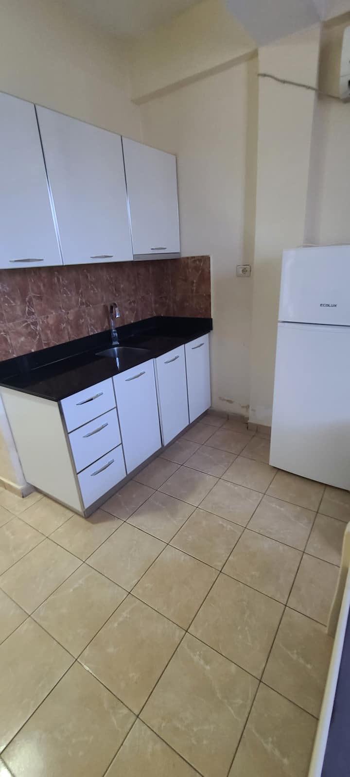 ℰ•ℋ Hotel, Rruga Nr 7,
Room Nr 4 - Velipojë
