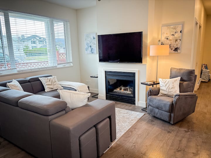 Beachside Penticton Cottage - Penticton