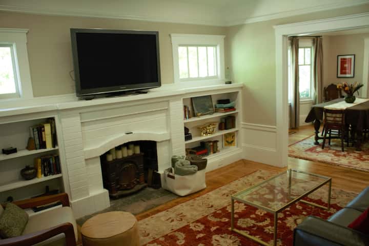A Bright Spacious Craftsman Style House / Fifa - Half Moon Bay, CA