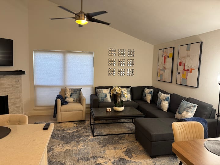 Beautiful Updated Home In The Heart Of The Colony - The Colony, TX