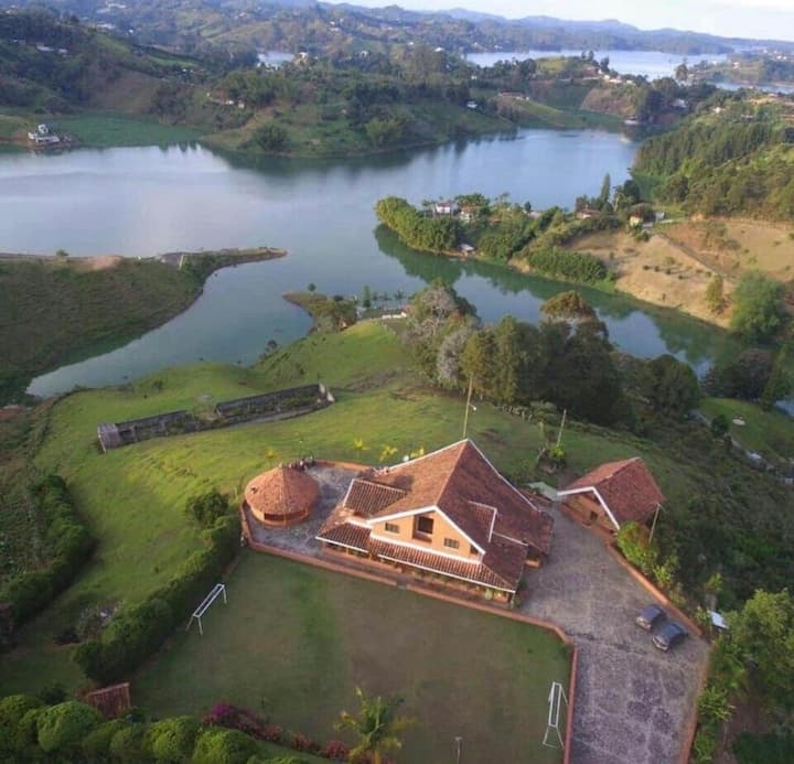 Casa De Campo El Peñol Con Represa Caminos De Sol - Peñol