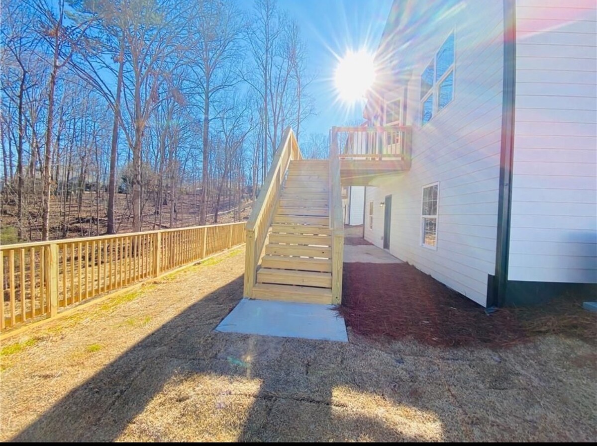Lake Lanier Retreat