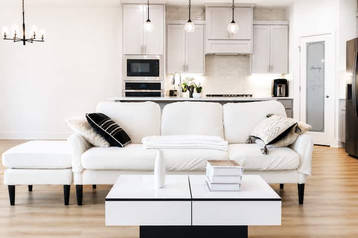 The Benton Suite - Bentonville, AR