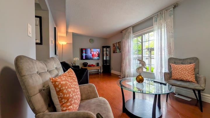 Blessed Family Retreat |Hot Tub |Play Den |Central - Niagara Falls