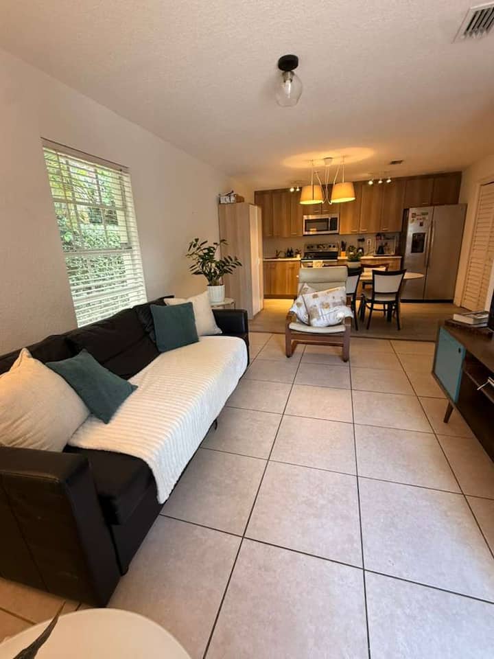 Bedroom Near Wynwood & Miami Beach - Miami