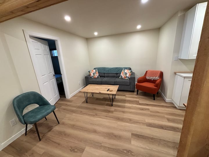 Modern 2-bedroom Garden Suite On Gambier Island - サンシャイン・コースト・リージョナル・ディストリクト