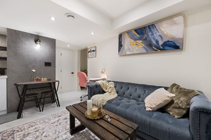 Cozy New Walk Out Basement - Markham, Canada