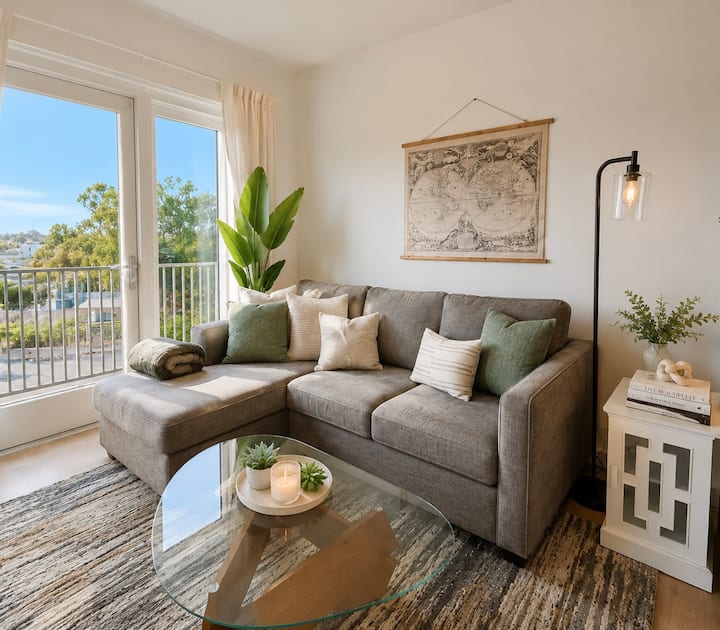 Stylish Central La | Rooftop & Mountain Views - Culver City, CA
