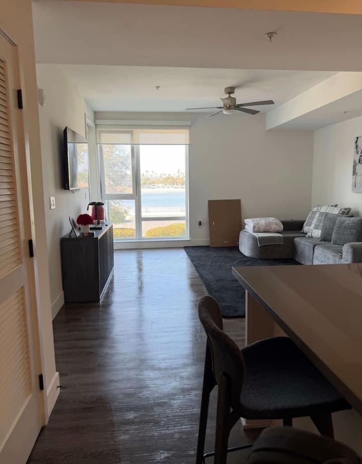 Still Life In Marina Del Rey · 1br, Ocean Air - Clover Park - Santa Monica