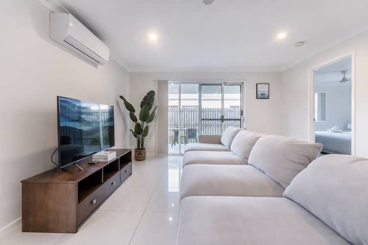 Bright Family Retreat Near Theme Parks - Jacobs Well