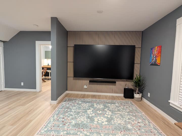 Designer Retreat | 100" Tv · Walk To Uo & Downtown - Eugene, OR