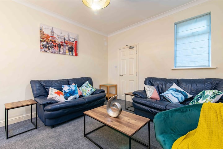 Modern Family Retreat Near Gatwick & London Links - Crawley
