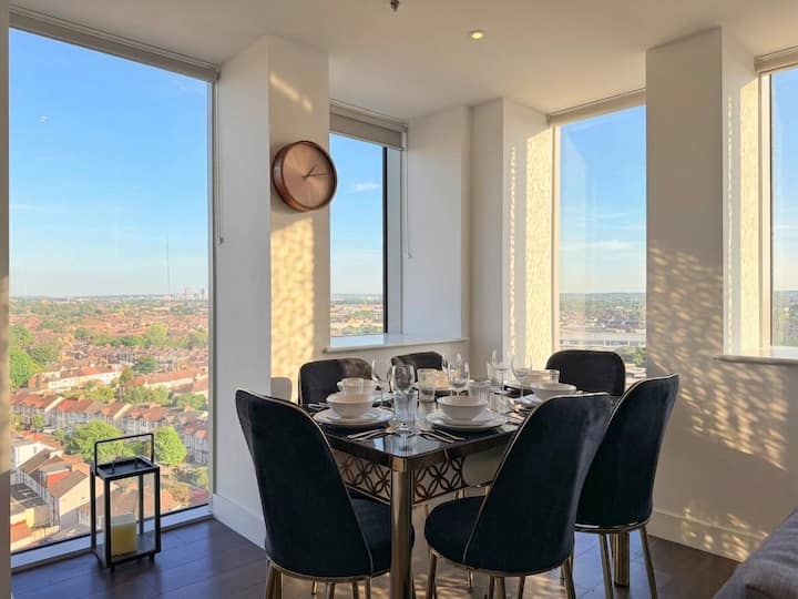 London Skyline View Apartment | 2 Bed Sw19 - London