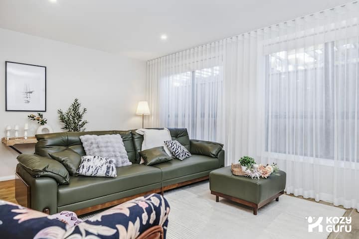 Kozyguru | Cobbitty | Modern Family Retreat - Campbelltown