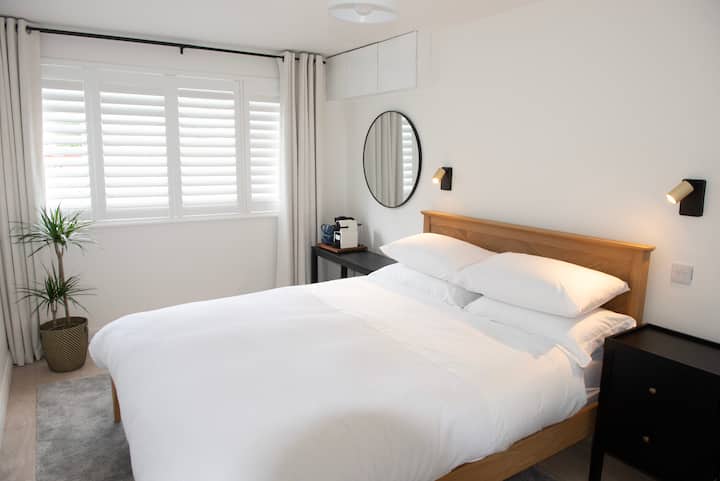 Guest Suite, Private Entry, Bath & Courtyard - Portmarnock
