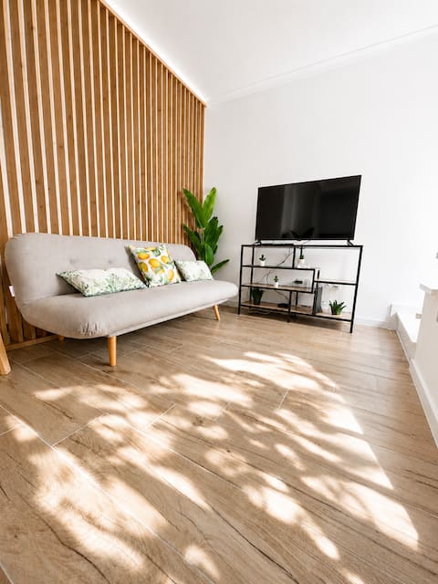 Popular Airbnb listing: OAK & SEA Signature in Peniche