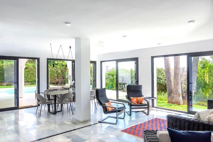 4 Bdrms Charming Villa 3 Palms, Elviria Sea Views! - Marbella