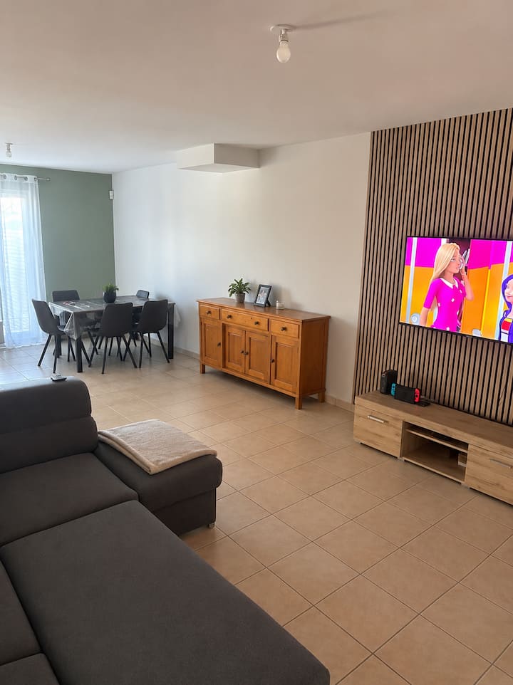 Maison 107 M², 4 Chambres, Jardin, Piscine - アヴィニョン