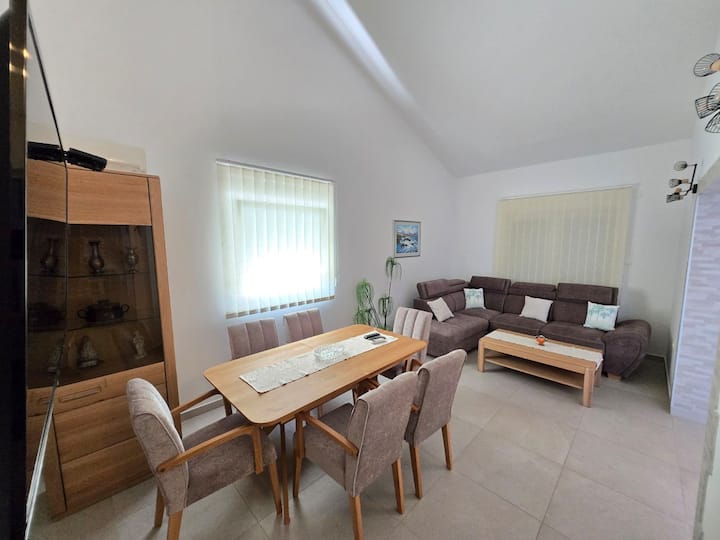 Apartman S 2 Spavaće Sobe I Pogledom Na More - Stara Novalja