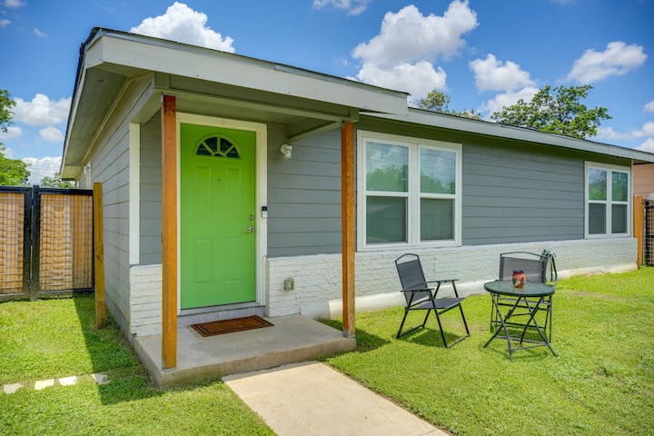 7 Mi To Dtwn Satx! Bright Home W/ Yard & Grill - San Antonio, TX