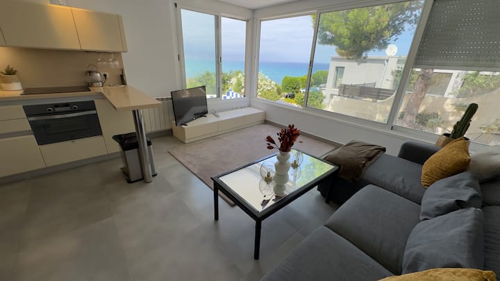 Blissful Seafront Escape - Alicante