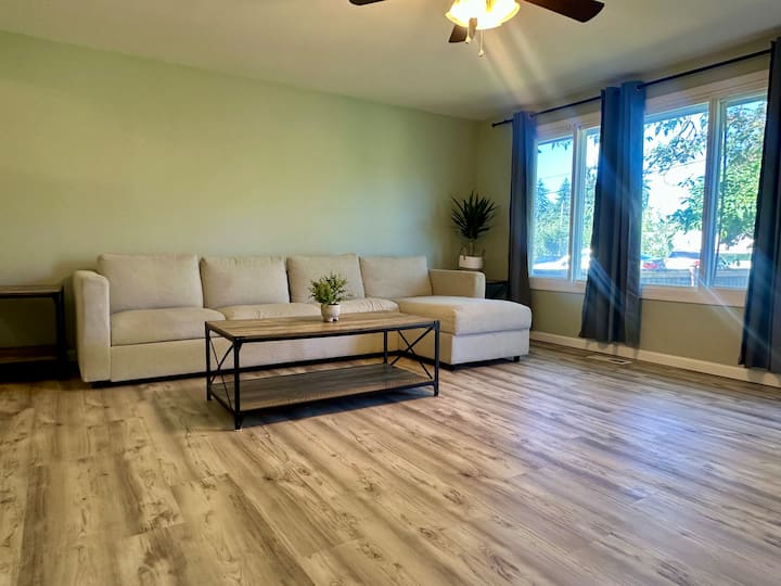 Modern Burien Retreat, Sleeps 6, 7 Min To Seatac - Burien, WA