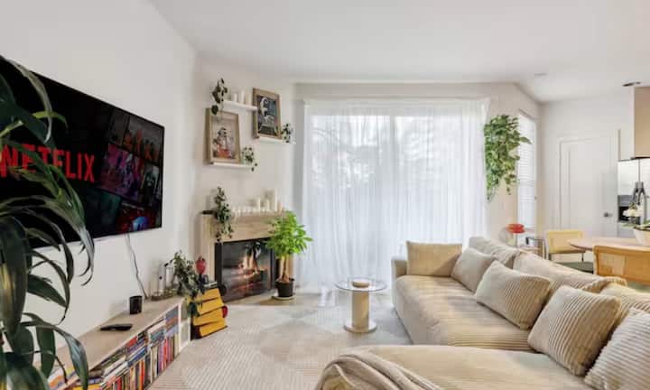 Marina Breeze 1br | Pool, Parking & Comfort - Marina del Rey