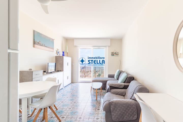 Jolly Apt. <Scenic Sea View> With Beach Place - Lido di Jesolo