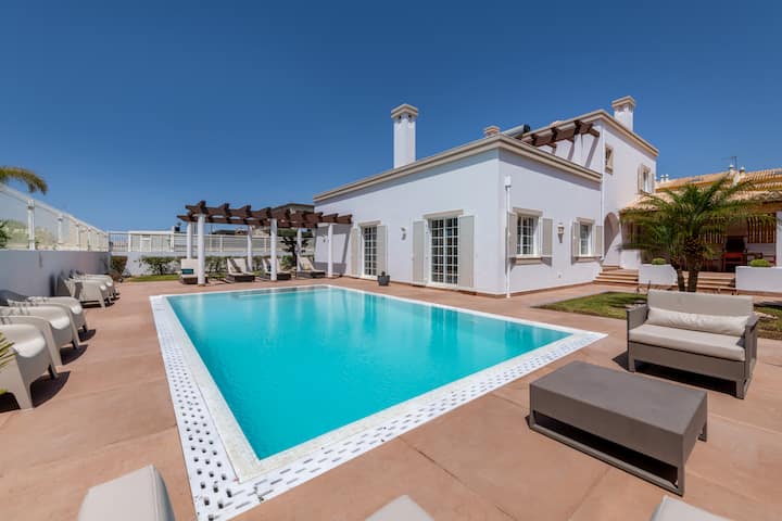 5 Bedroom Villa Private Pool Close To The Beach - Algarve